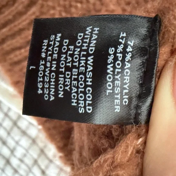 SOLAI Brown Women's Sweater - Picture 2 of 2